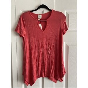Daytrip‎ Keyhole Sharkbite Top Womens Size S Coral Short Sleeve Tee Buckle